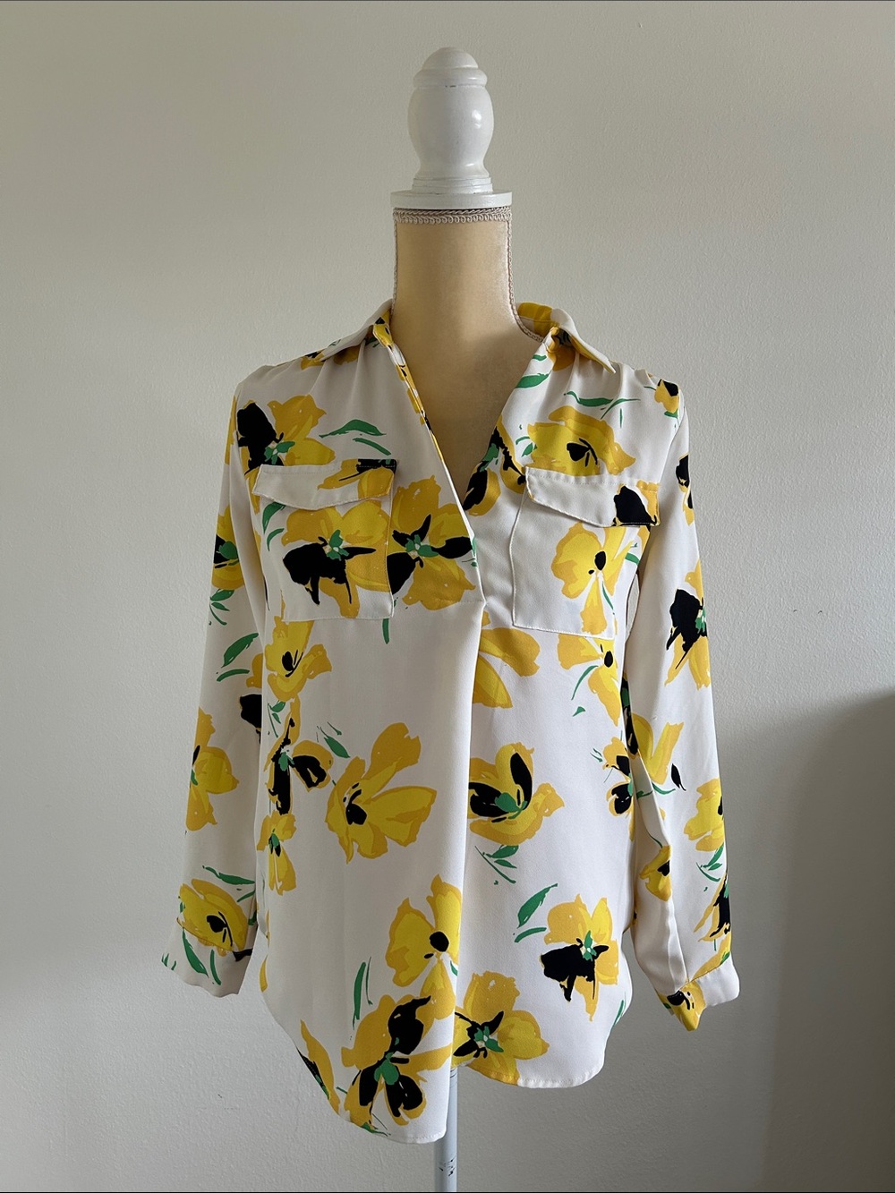 Ann Taylor Floral V-Neck Button-Front Blouse in White and Yellow